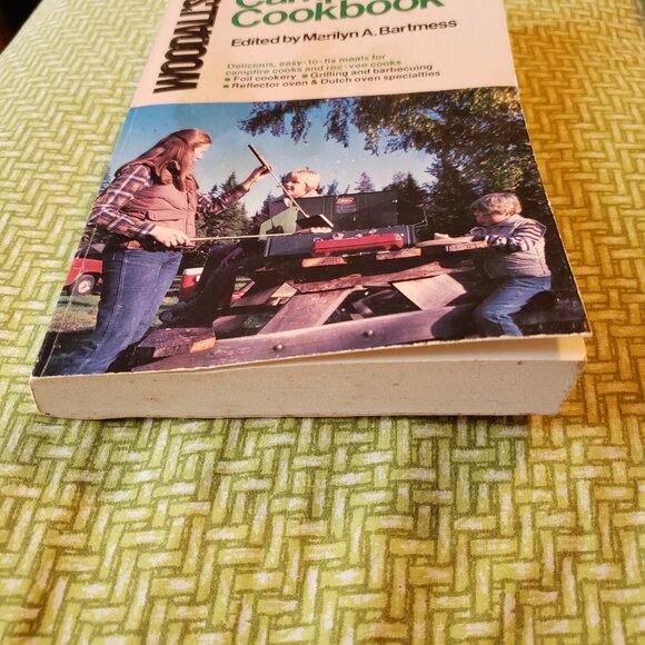 Vintage 1985 Woodall's Campsite Cookbook, Paperback, Camping Meal Plans Recipes - Picture 3 of 9